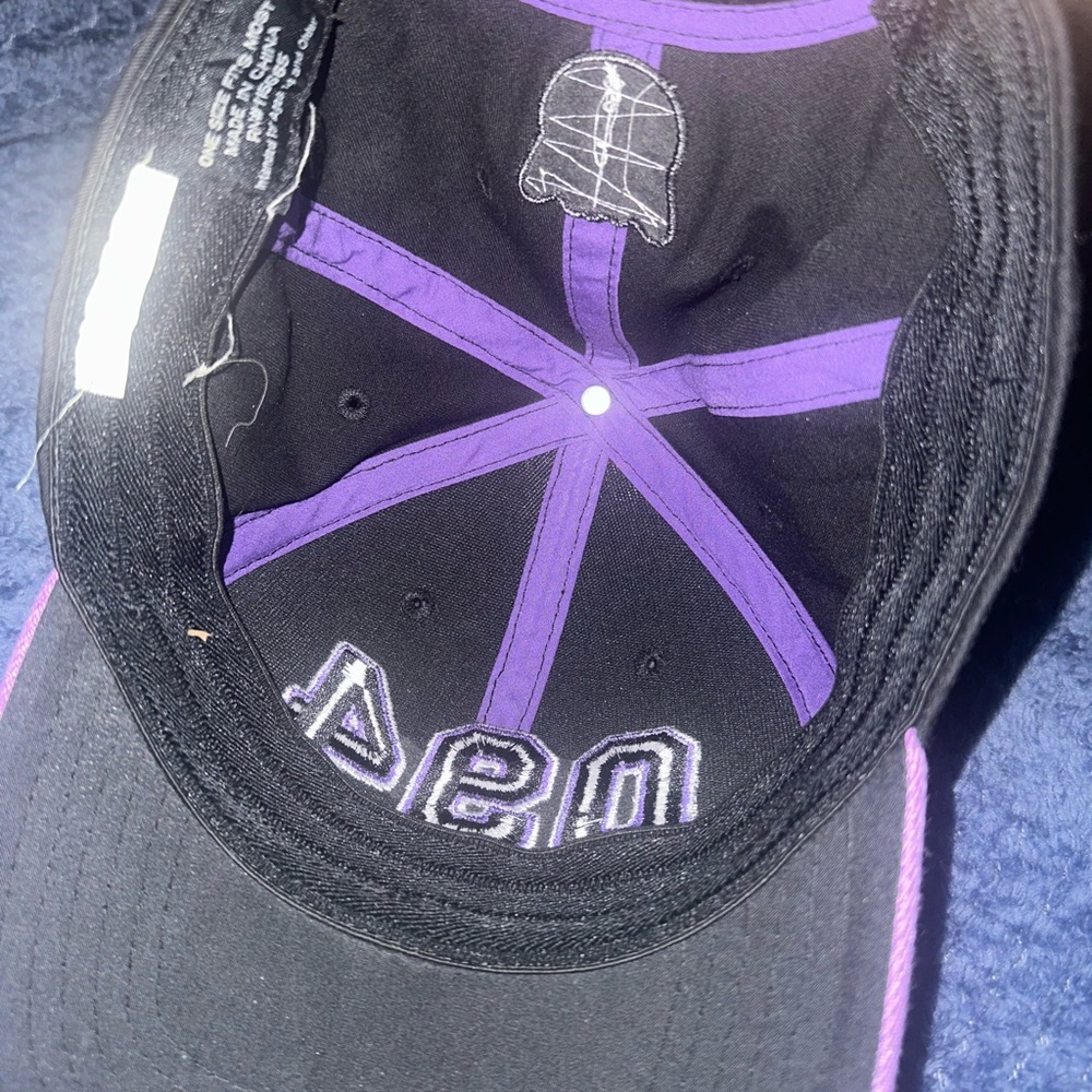 Hat - Picture 3 of 4